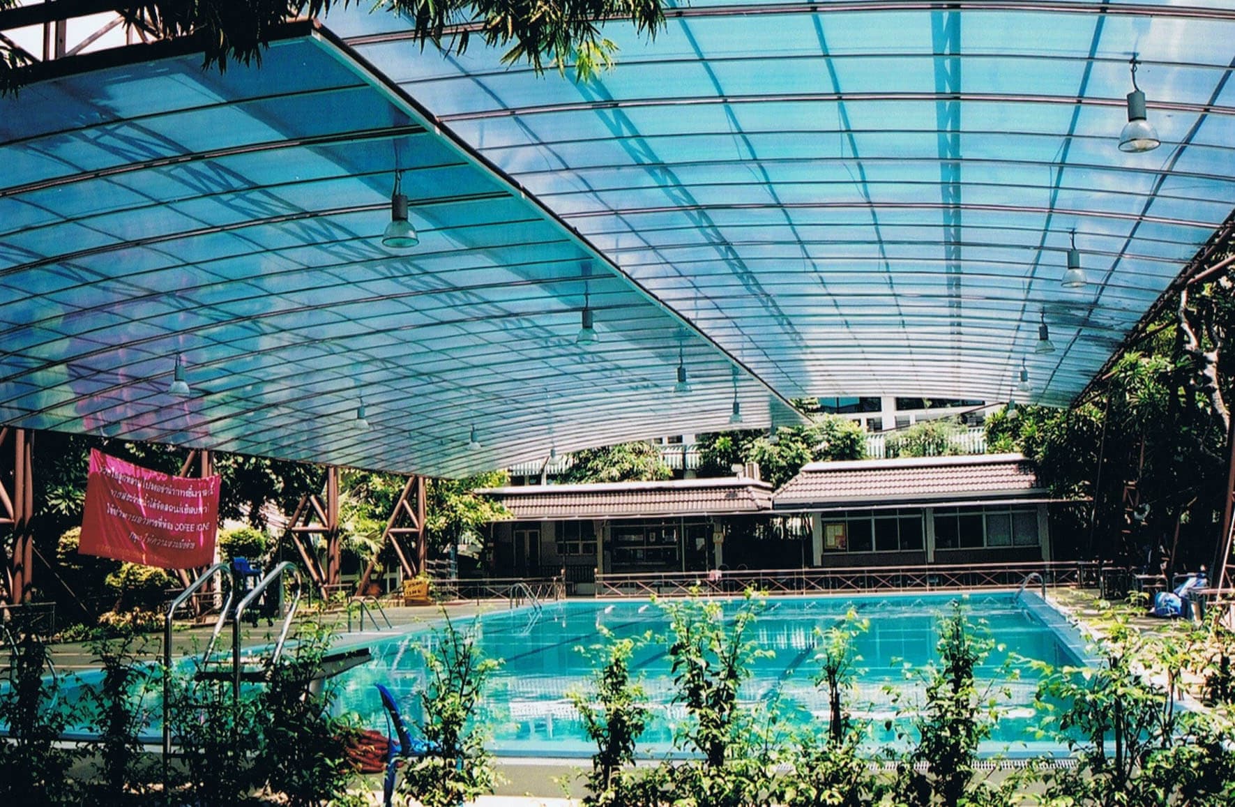 Tấm lấy sáng polycarbonate đặc 2mm 4